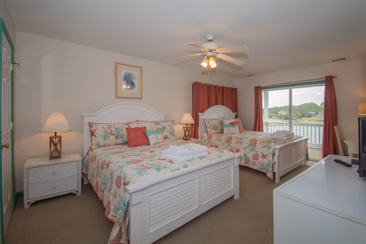 First floor bedroom with en suite bathroom