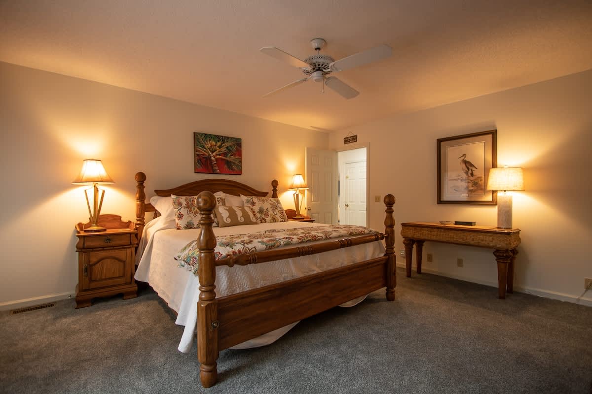 1st Level Primary Bedroom with King Bed and Full En Suite Bathroom
