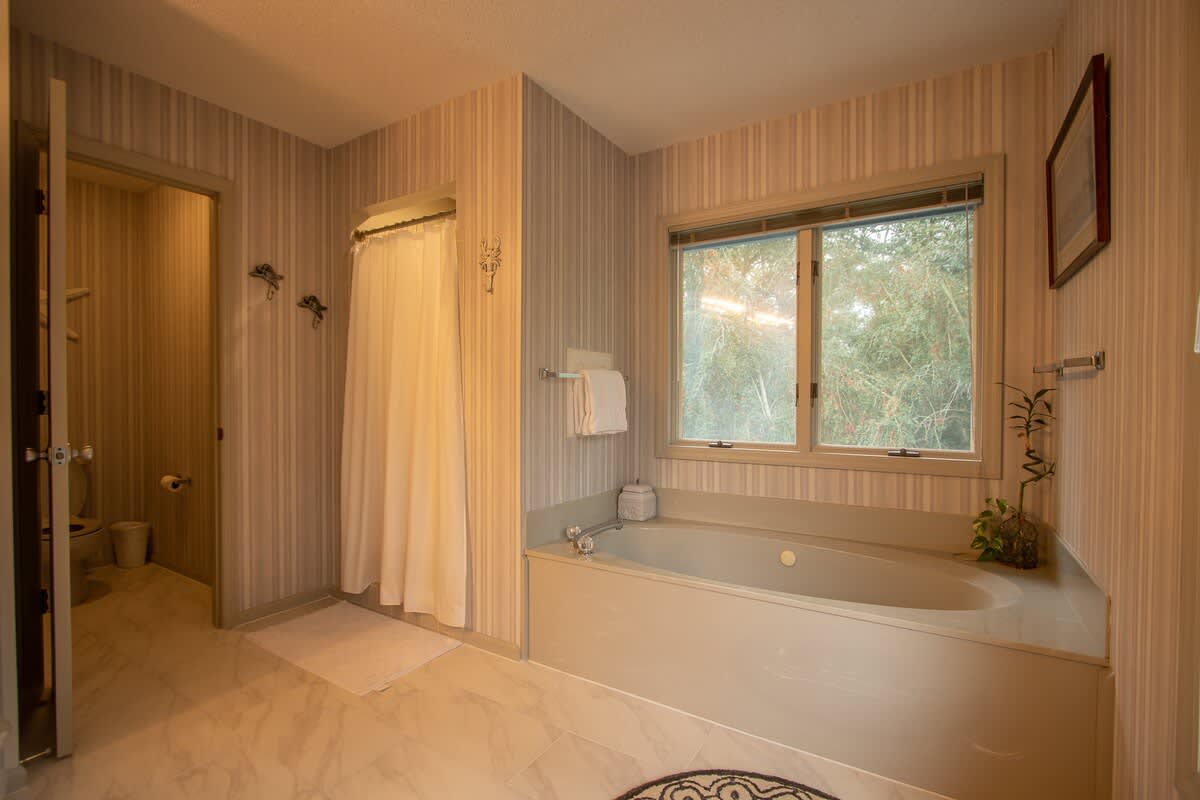 Primary En Suite