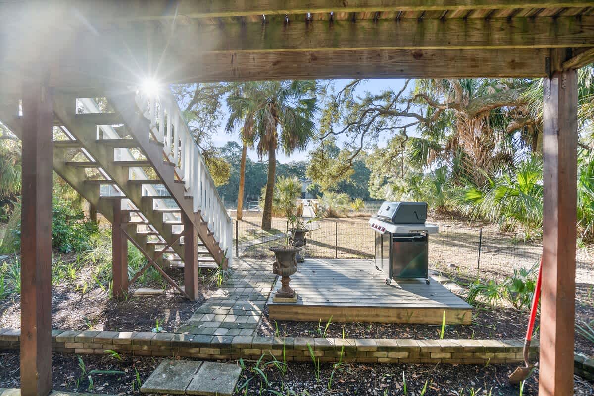 Back Patio with Grill 