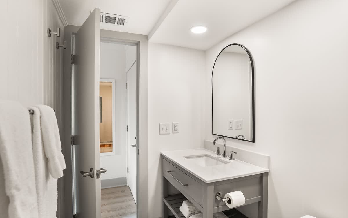 401 Captain John Fripp Villa | Photo 12