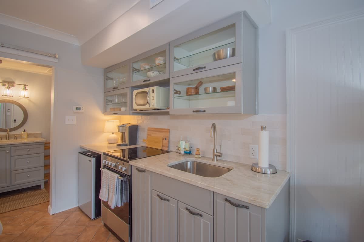 Queen Bed with Kitchen, Living Room