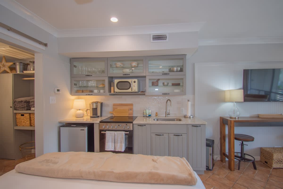 Queen Bed with Kitchen, Living Room