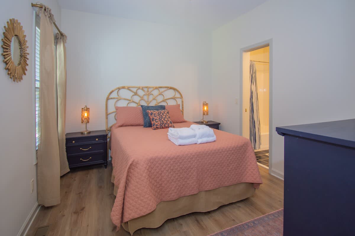 Guest bedroom with Jack & Jill bathroom
