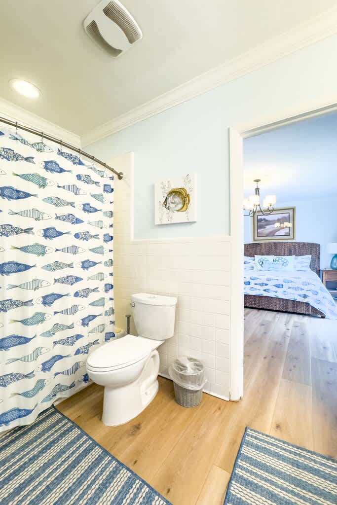 Full En Suite Jack and Jill Bathroom with Guest Bedroom 2 and Primary 1 Bedroom