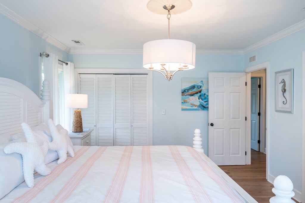 Primary 2 Bedroom with King Bed and Full En Suite Bathroom