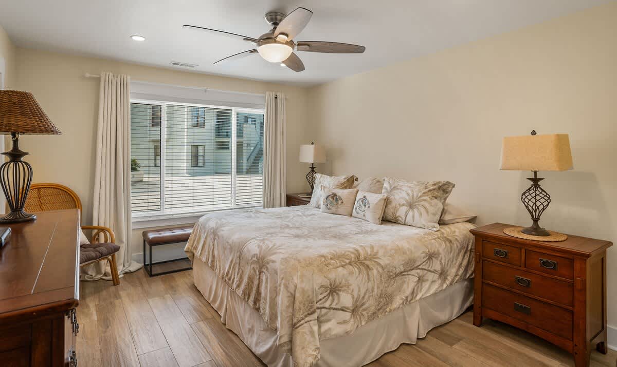 Guest Bedroom with en suite bathroom