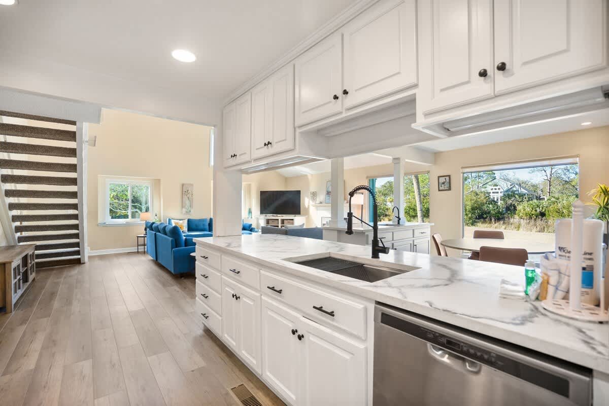 Open concept kitchen area with seating
