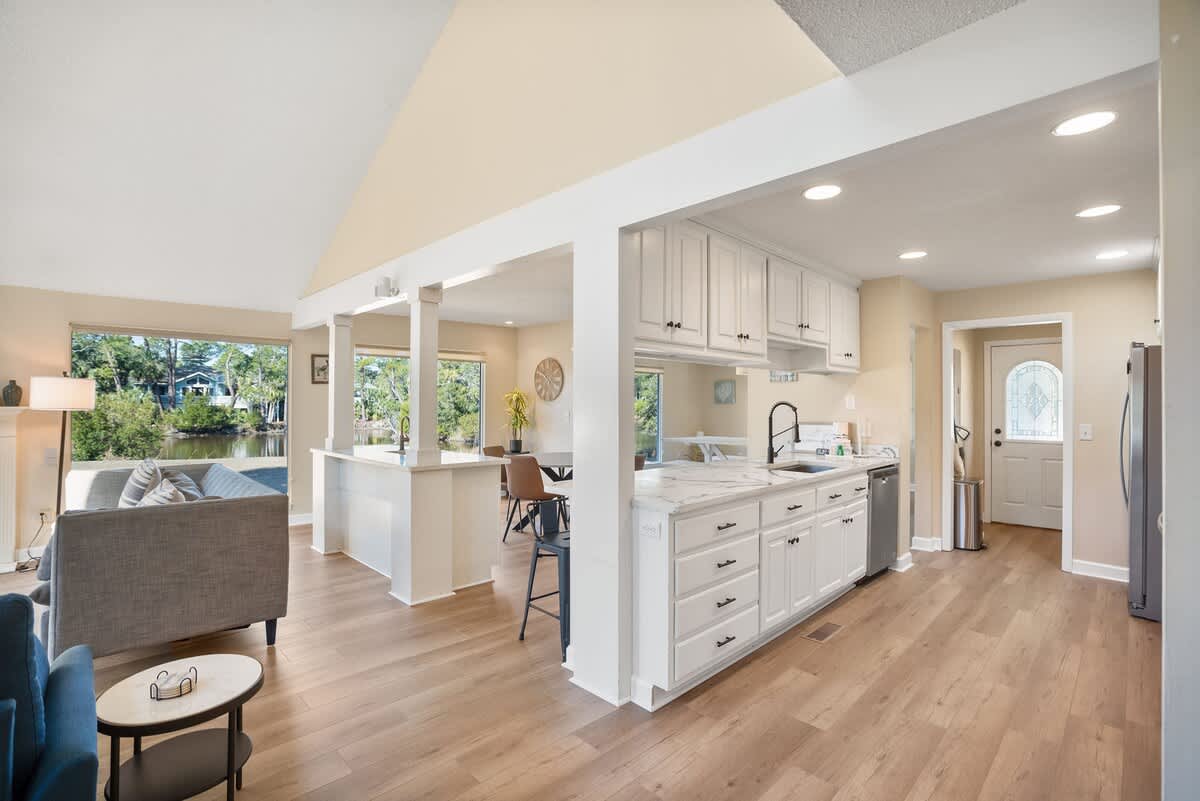 Open concept kitchen area with seating