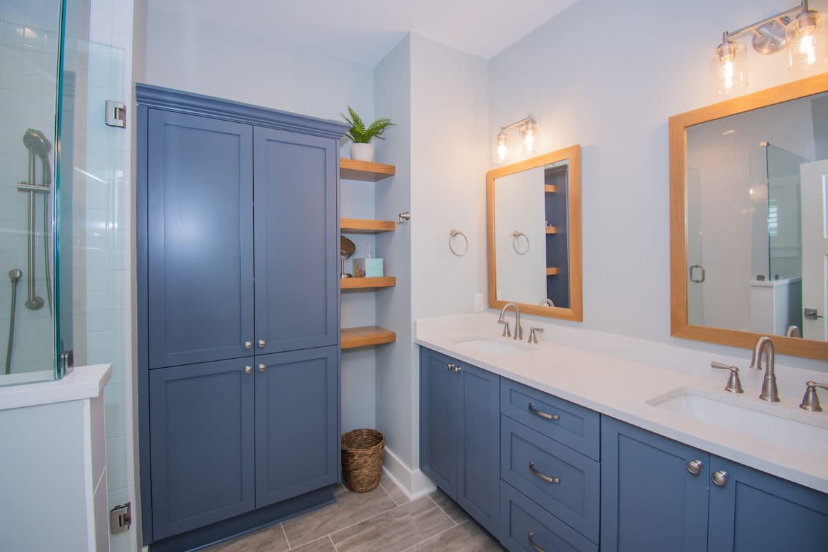 Upstairs Primary En-Suite with Double Vanity