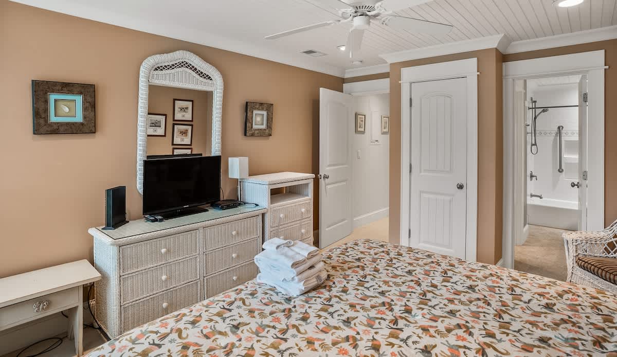 111 Capt John Fripp Villa | Photo 11