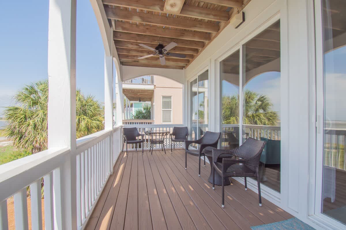 1st Floor Porch, Facing Ocean