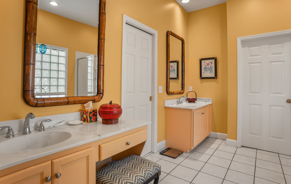 Primary Bathroom En-Suite 
