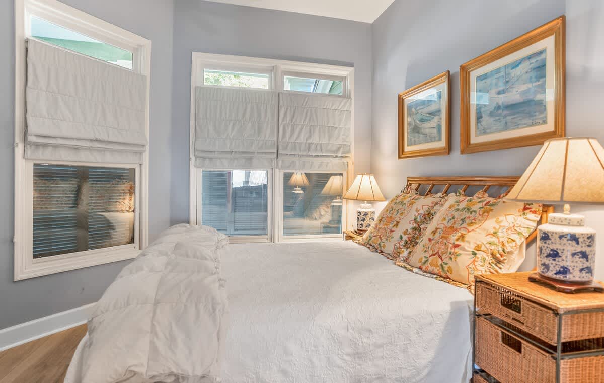Guest Bedroom with a Shared Full Hall Bathroom 
