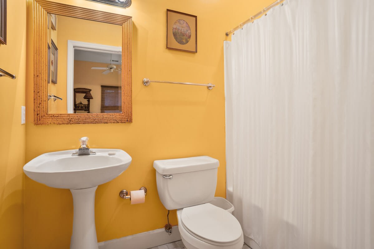 Guest Bedroom with a En-Suite Bathroom 