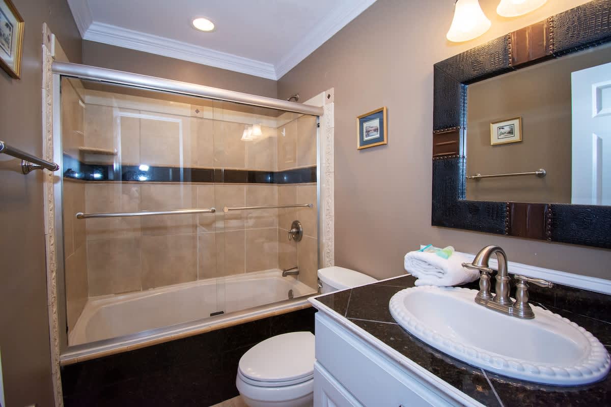 Hallway full bathroom