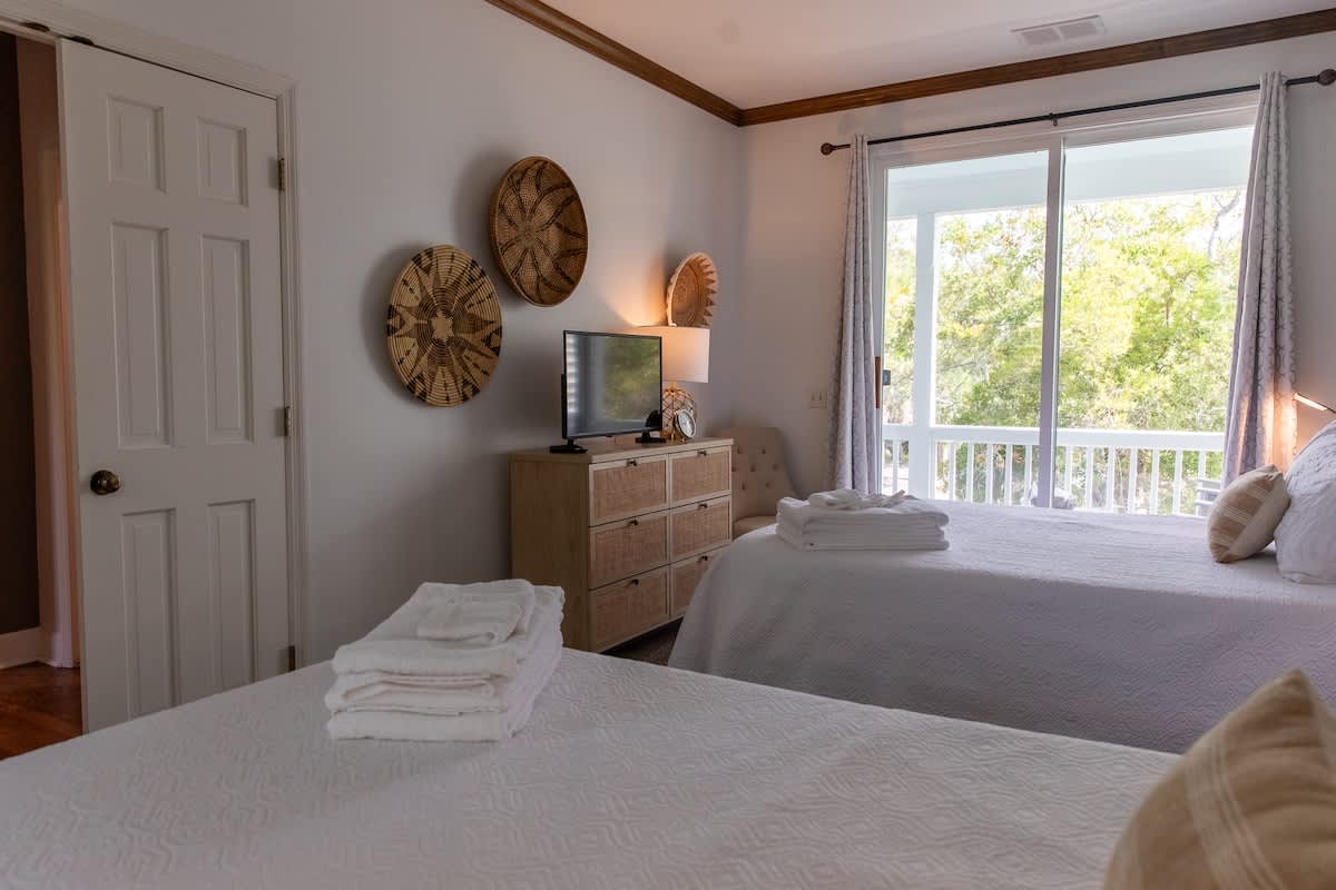 Guest Bedroom Main Floor