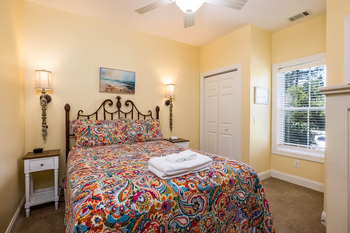 Guest Bedroom with a Queen Bed and En-Suite 