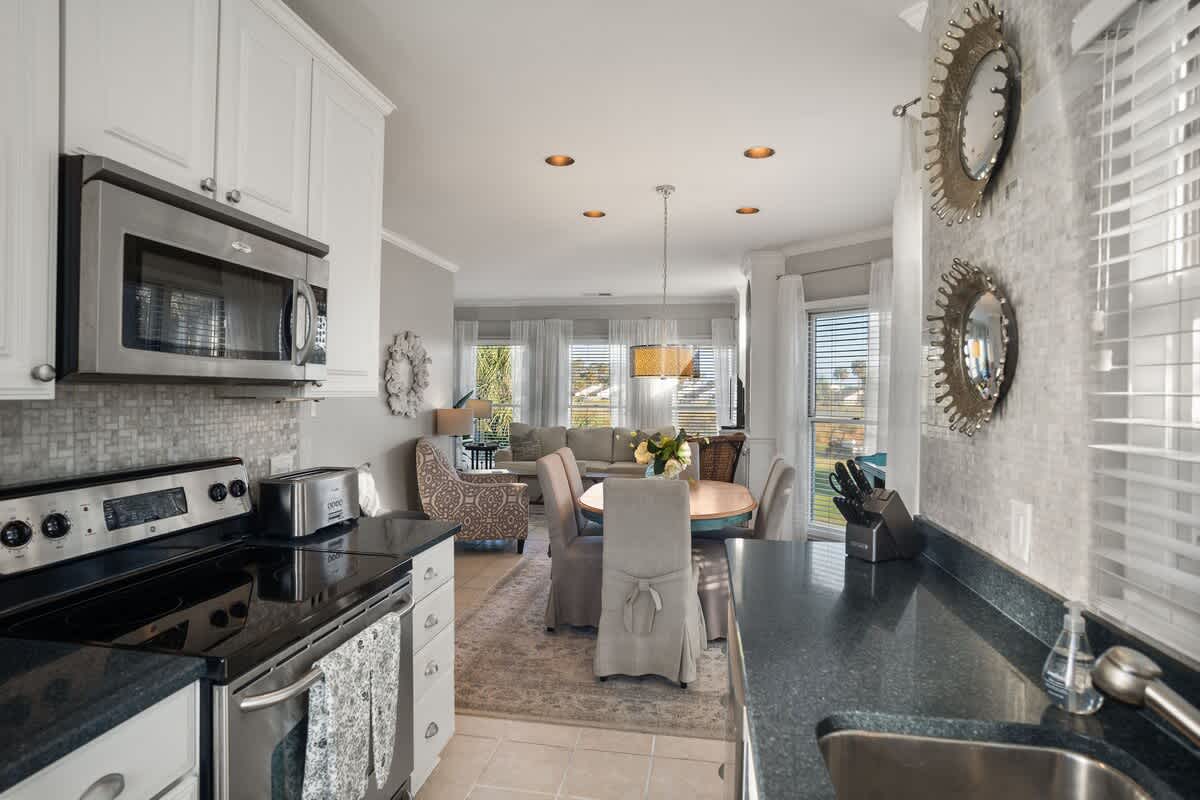 302 Ocean Point Drive | Photo 9