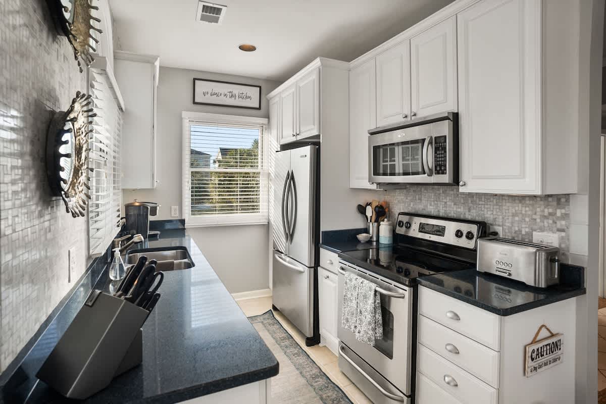 302 Ocean Point Drive | Photo 10