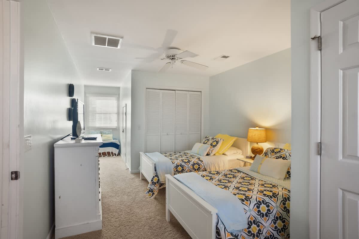 302 Ocean Point Drive | Photo 19