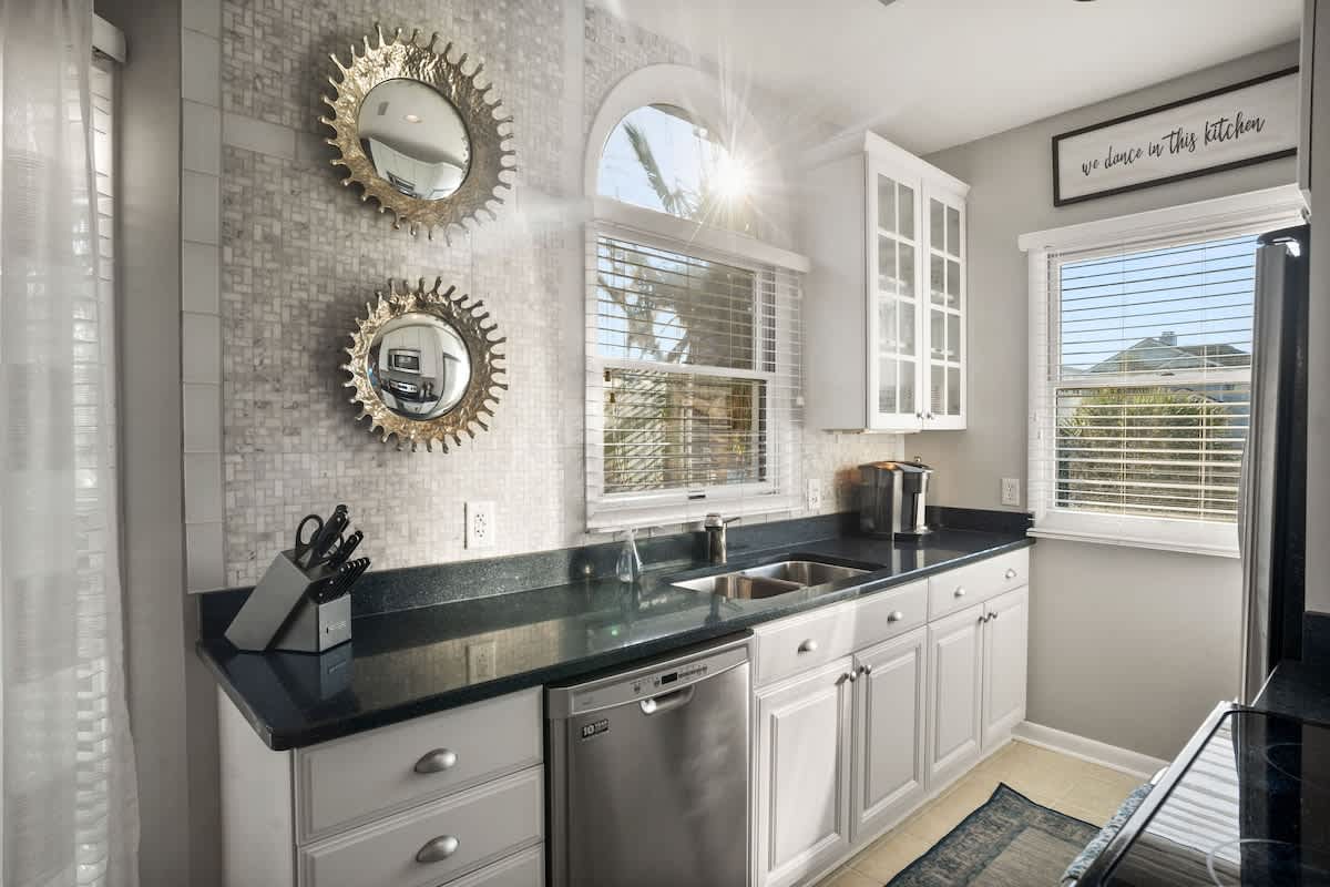 302 Ocean Point Drive | Photo 11