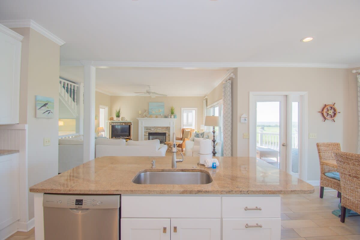 Open concept kitchen and dining area