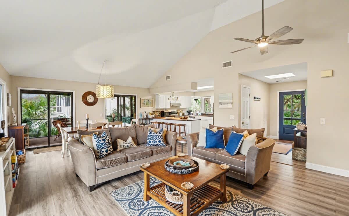 359 Tarpon Blvd | Photo 8