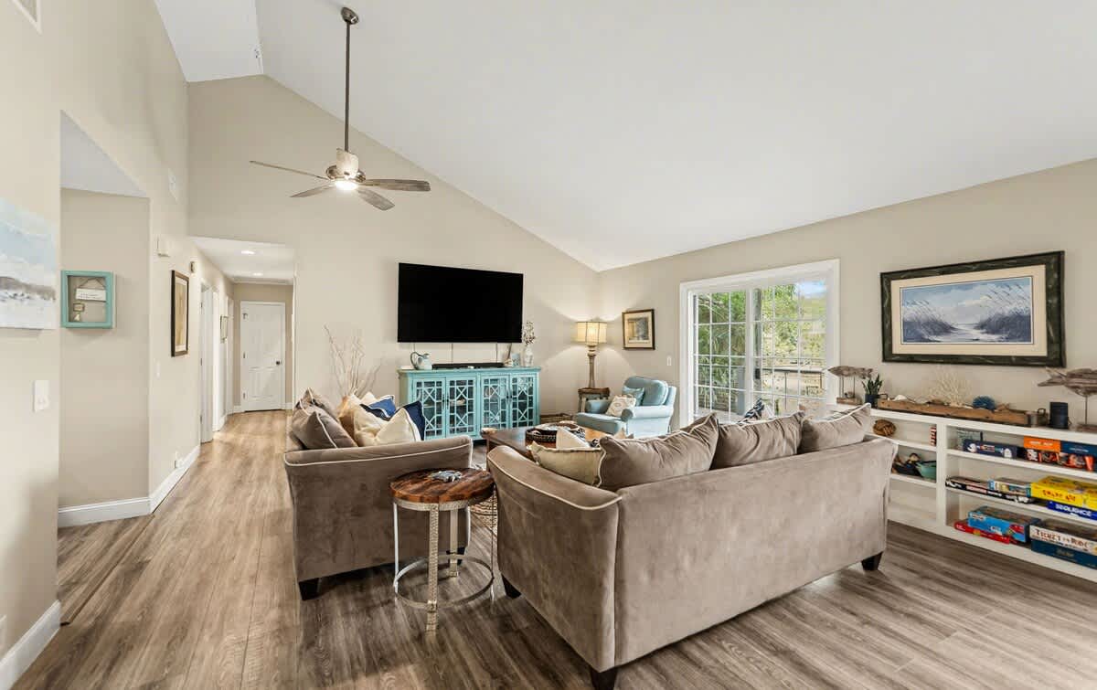 359 Tarpon Blvd | Photo 6