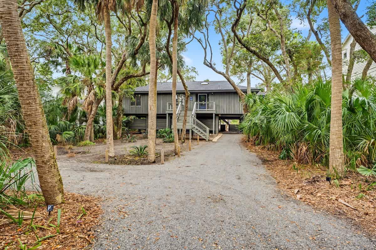 359 Tarpon Blvd