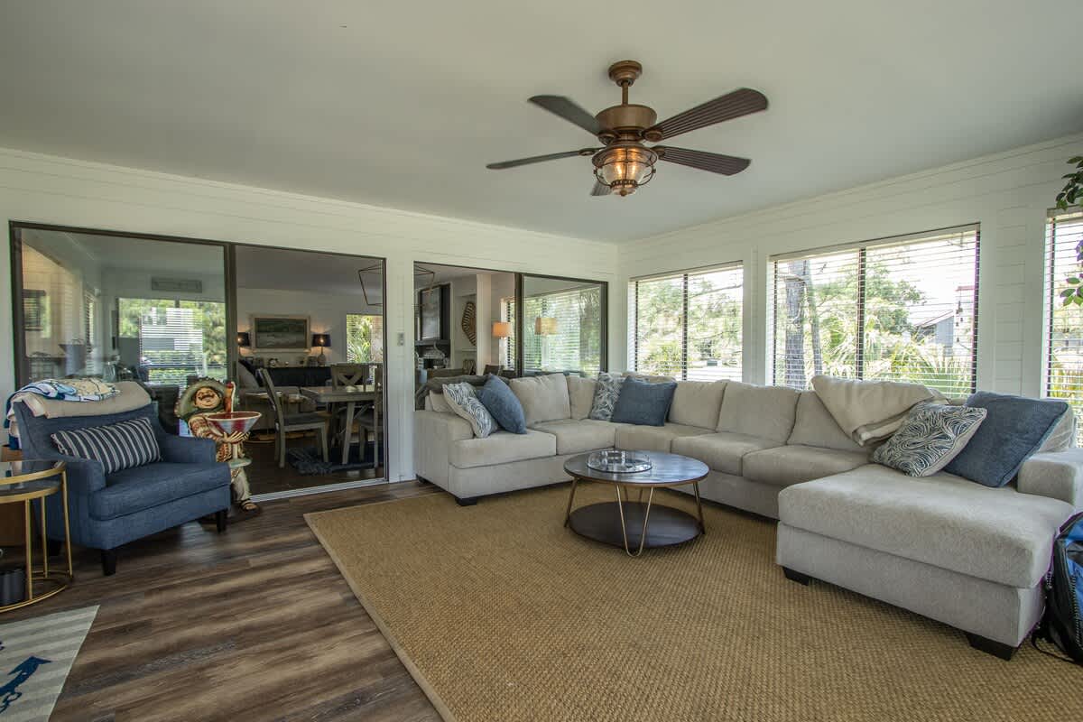 377 Tarpon Blvd | Photo 18