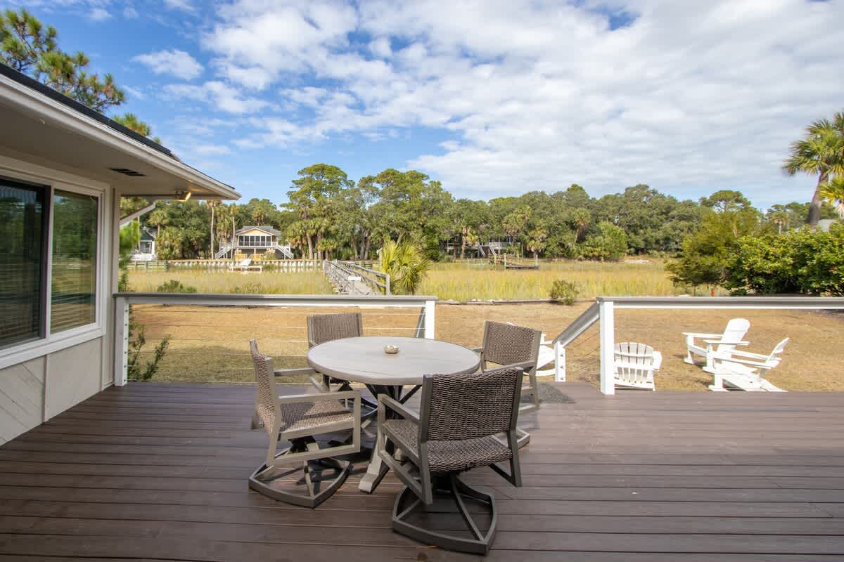 377 Tarpon Blvd | Photo 5