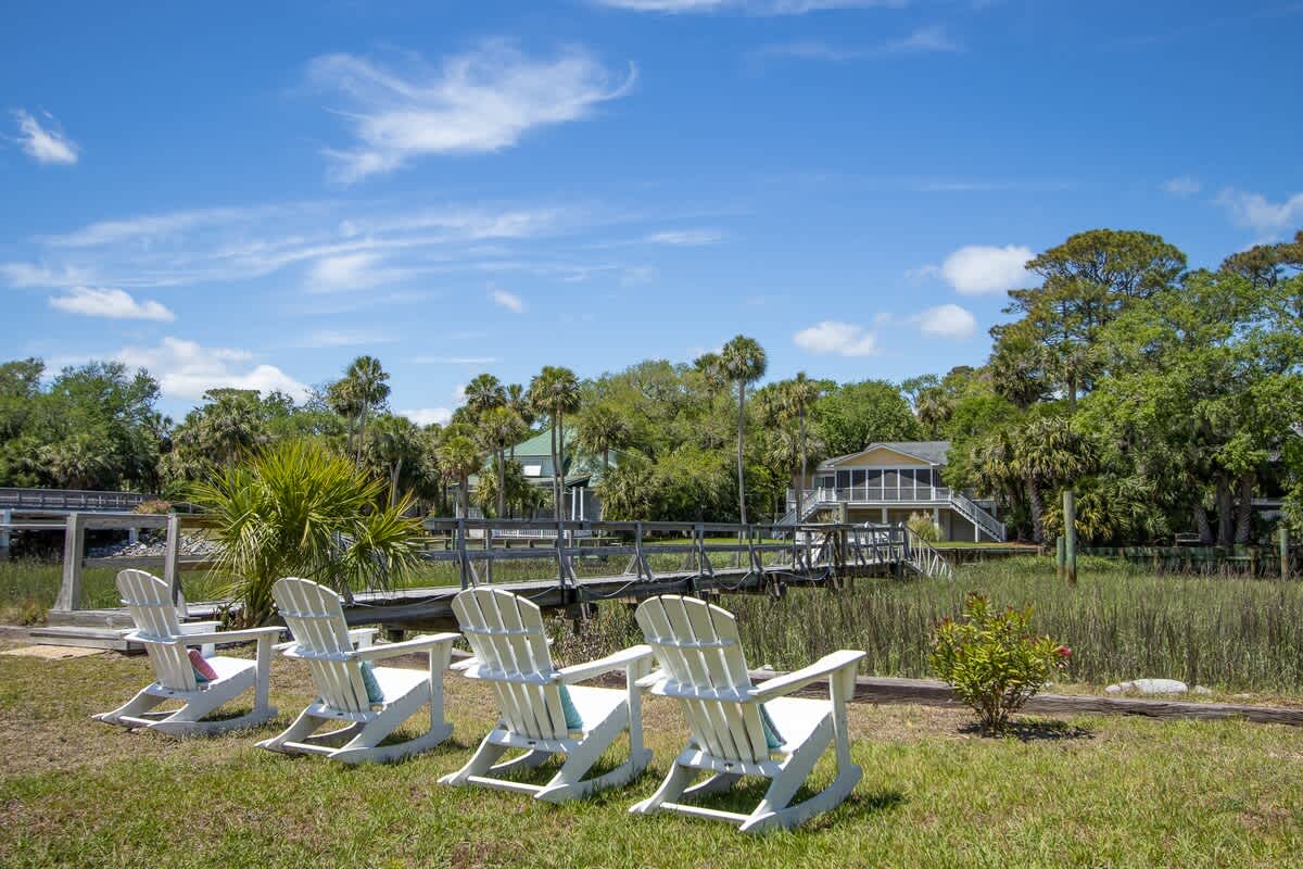 377 Tarpon Blvd | Photo 2