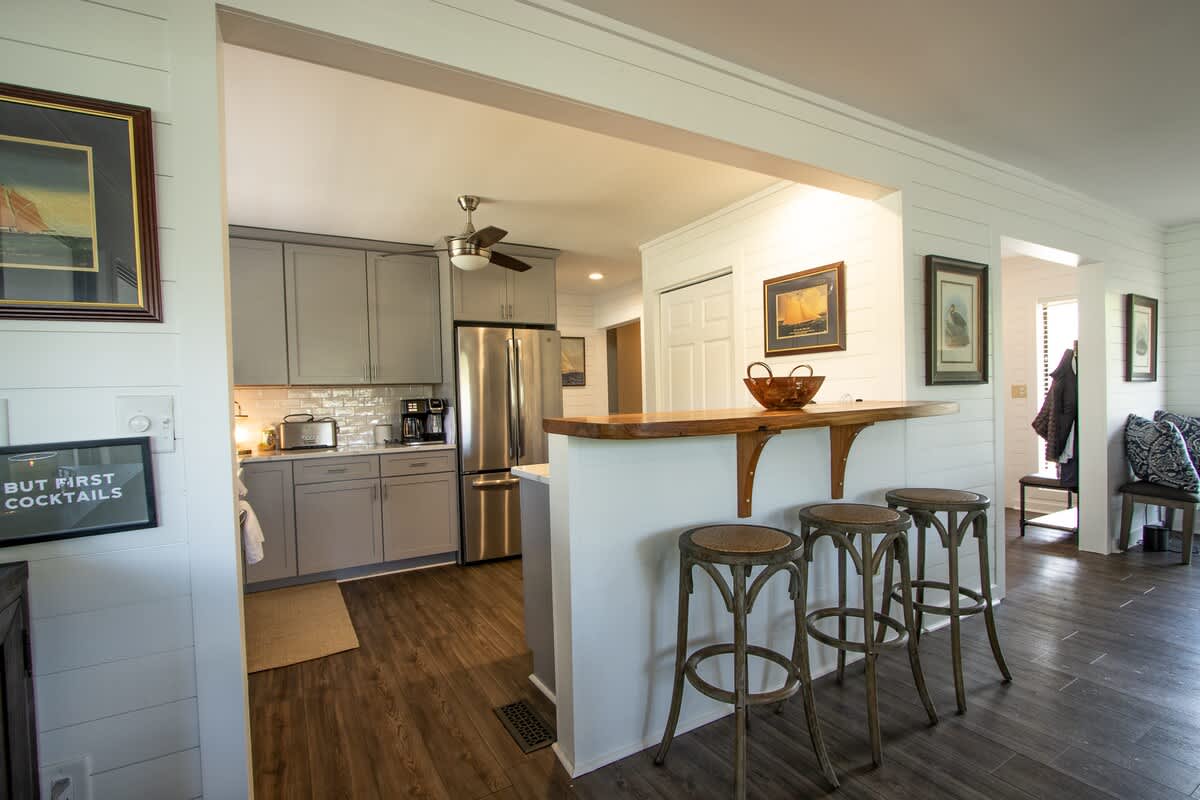 377 Tarpon Blvd | Photo 9