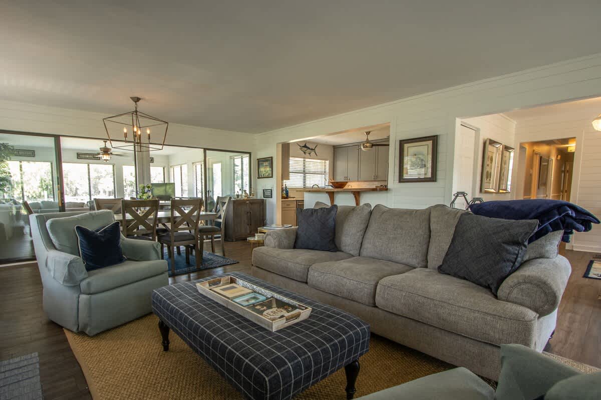 377 Tarpon Blvd | Photo 17