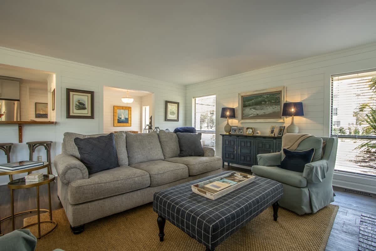 377 Tarpon Blvd | Photo 16