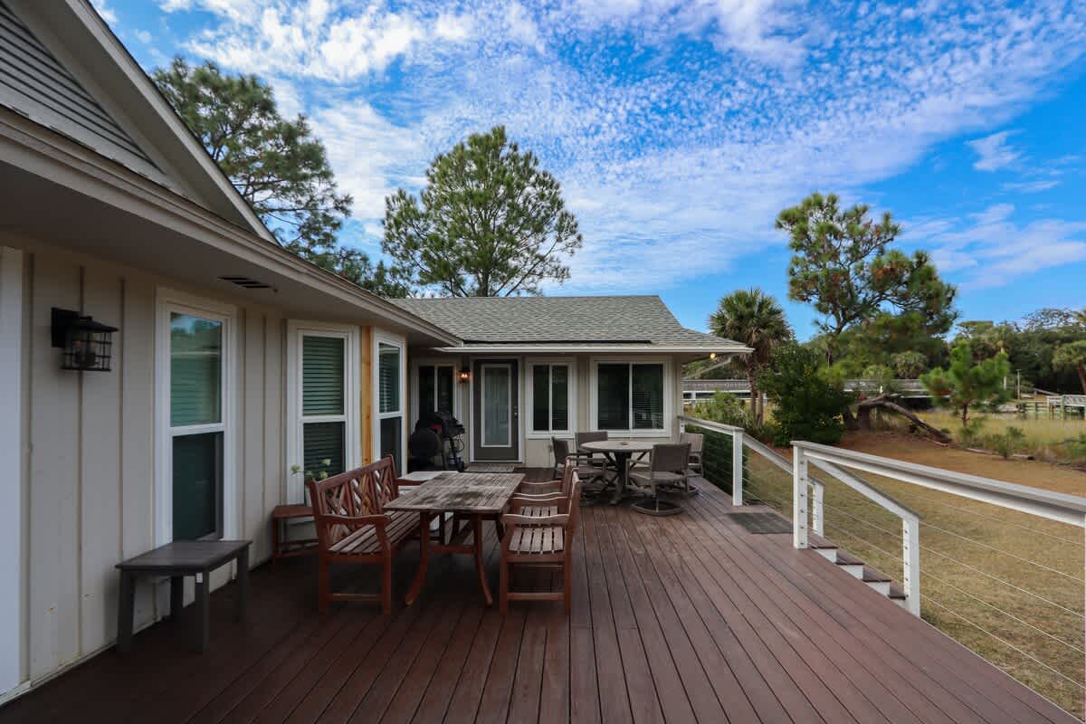 377 Tarpon Blvd | Photo 4