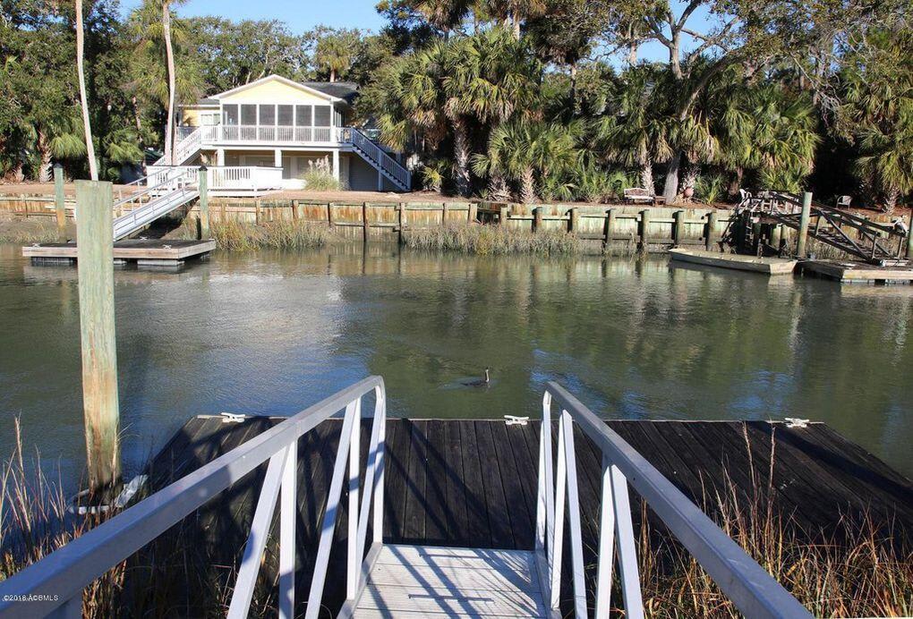 377 Tarpon Blvd
