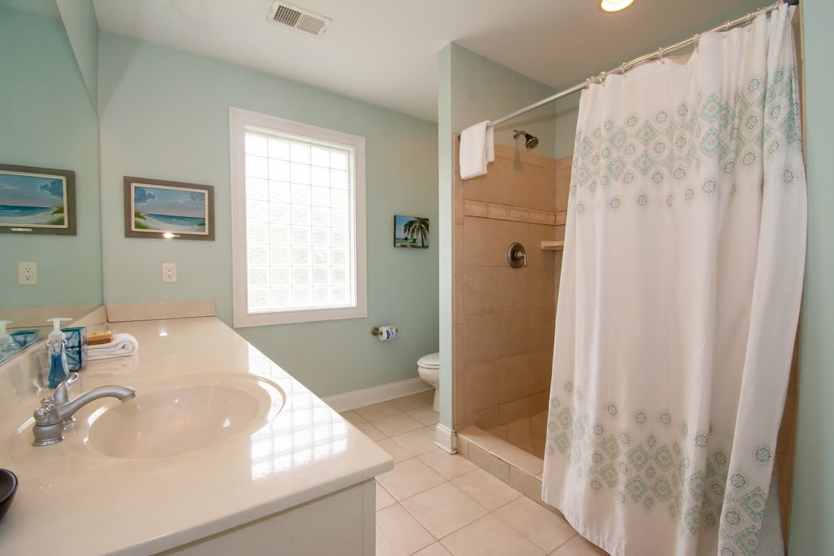 Primary Full Bath, En Suite