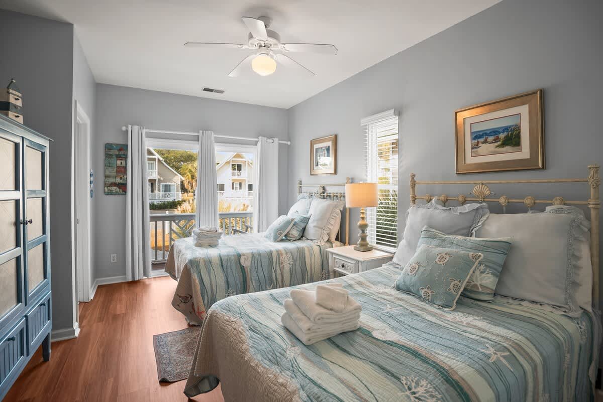 Guest Bedroom with a Shared Balcony to the other Guest Bedroom and Ensuite 