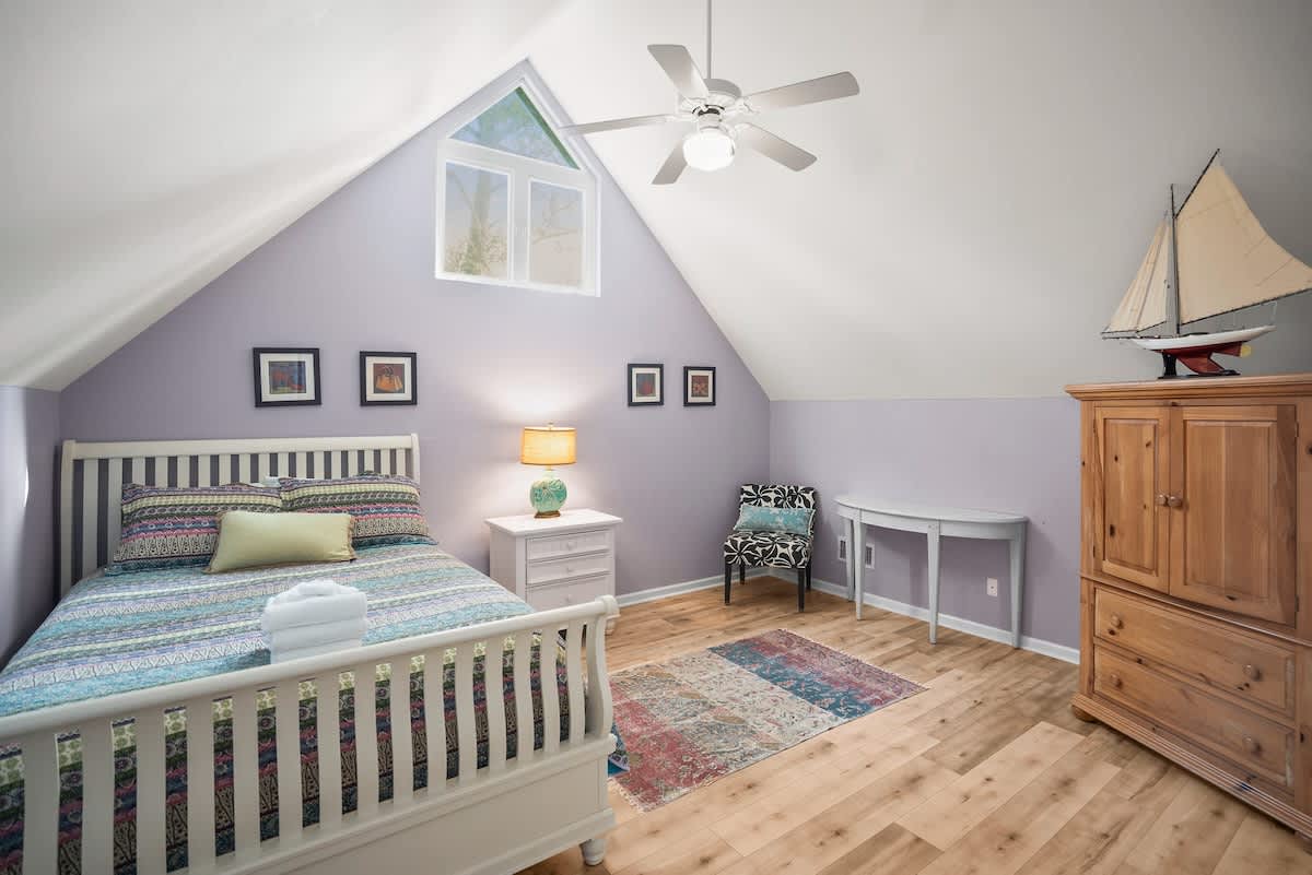 Guest Bedroom with Access to Jack and Jill Bathroom 