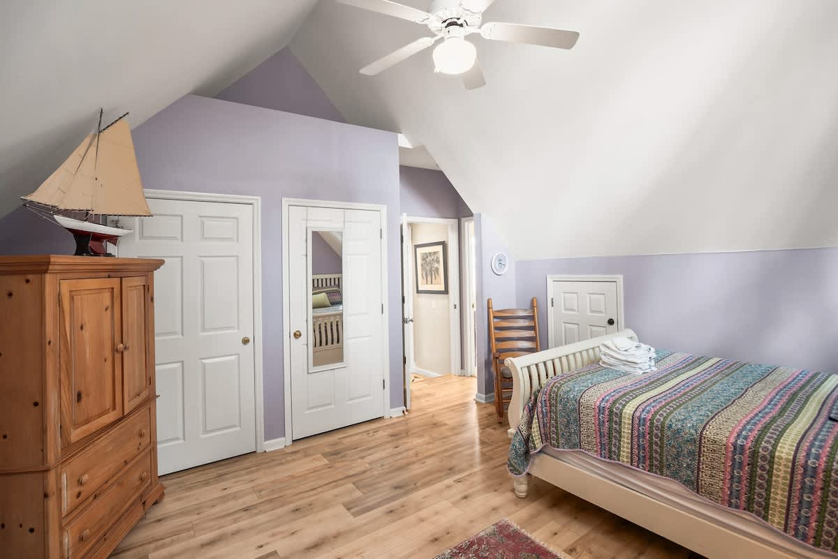 Guest Bedroom with Access to Jack and Jill Bathroom 