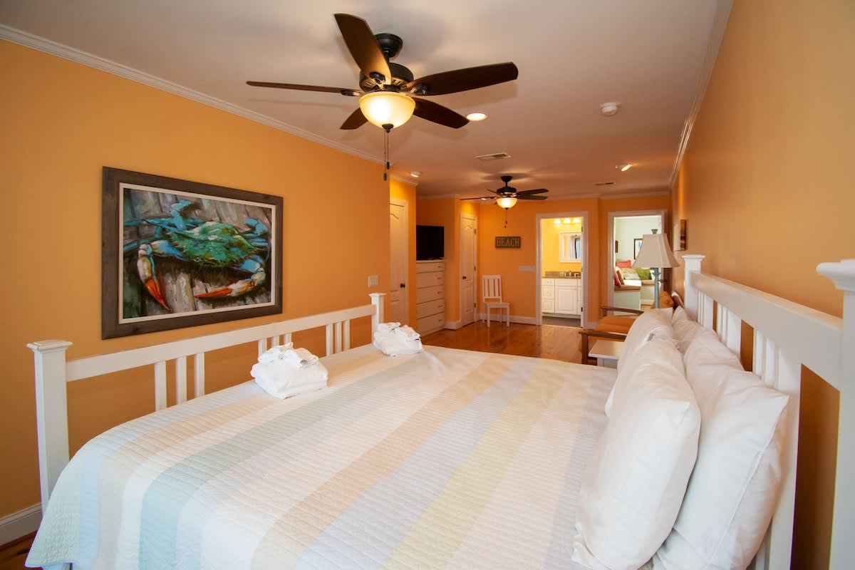 Second floor guest bedroom with en suite bath