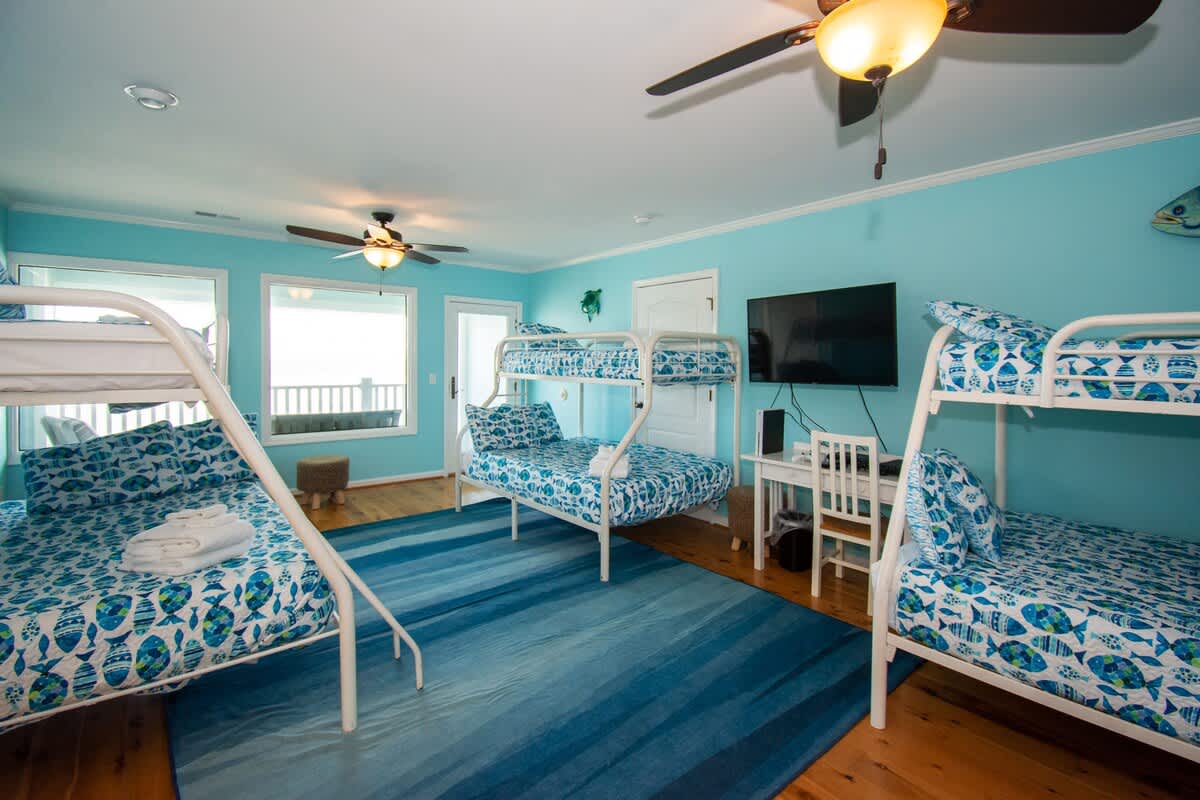 Third floor bunk bedroom with en suite bathroom