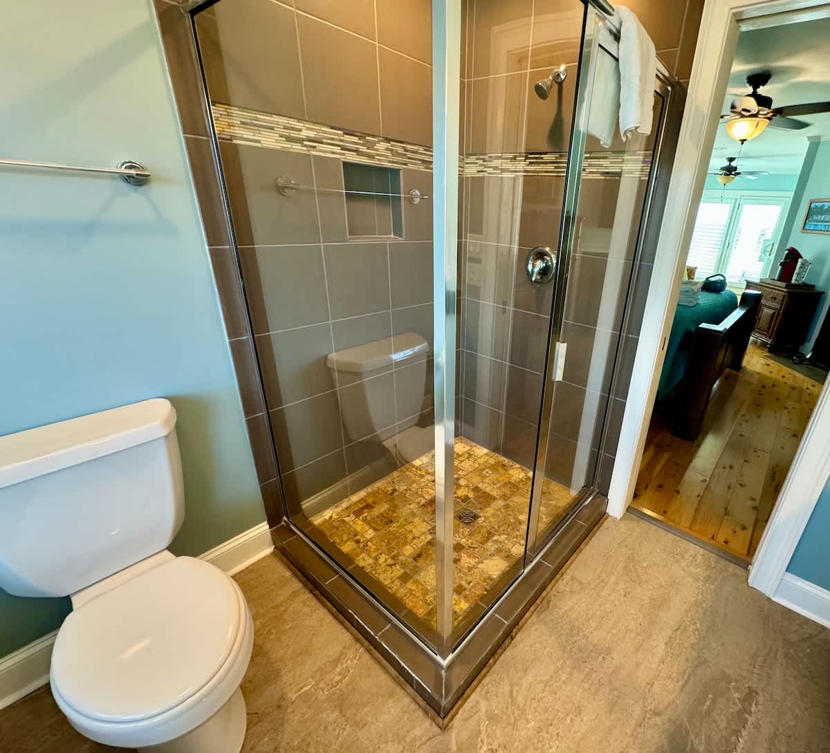 Primary bedroom with en suite bathroom