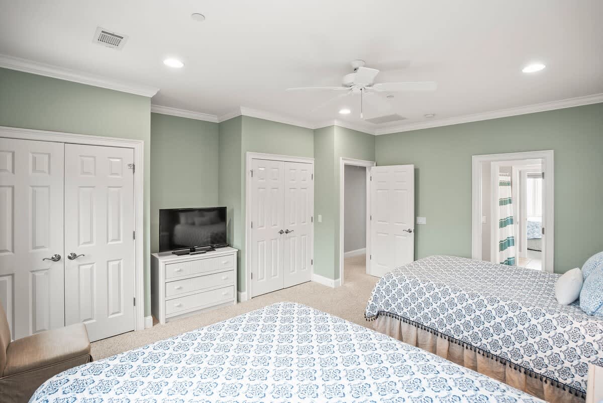 2nd Level Guest Bedroom with Two Queen Beds, Full Jack and Jill En Suite Bathroom on the Street Side
