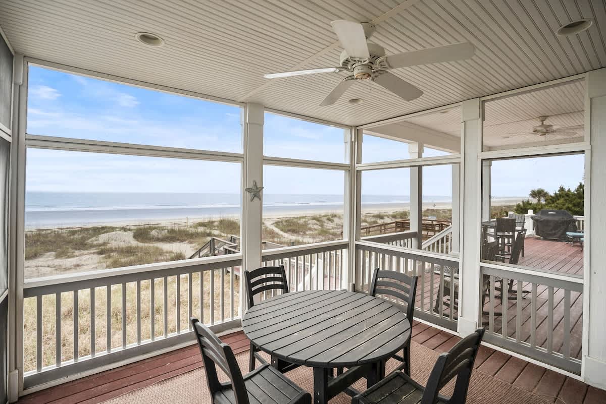 Screened Porch off of Dining Area