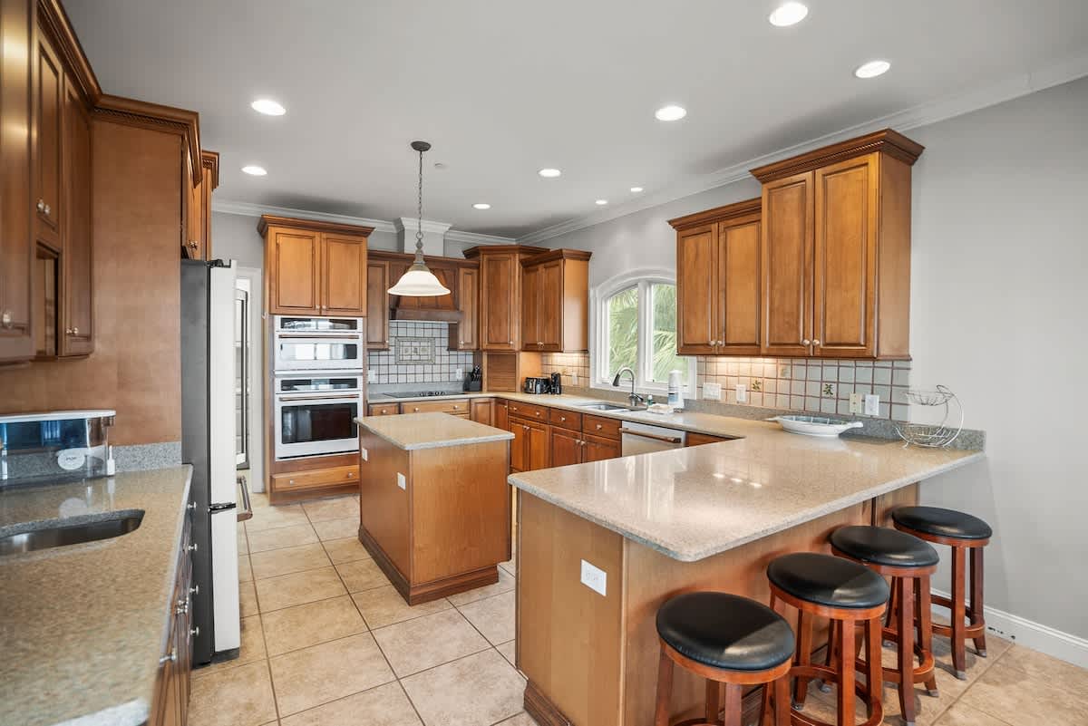 Island Bar/Chef's Kitchen