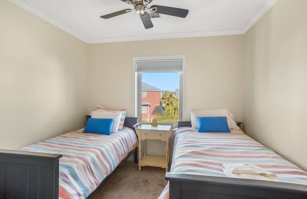 Guest Bedroom with 2 Twins and Full En Suite Bathroom