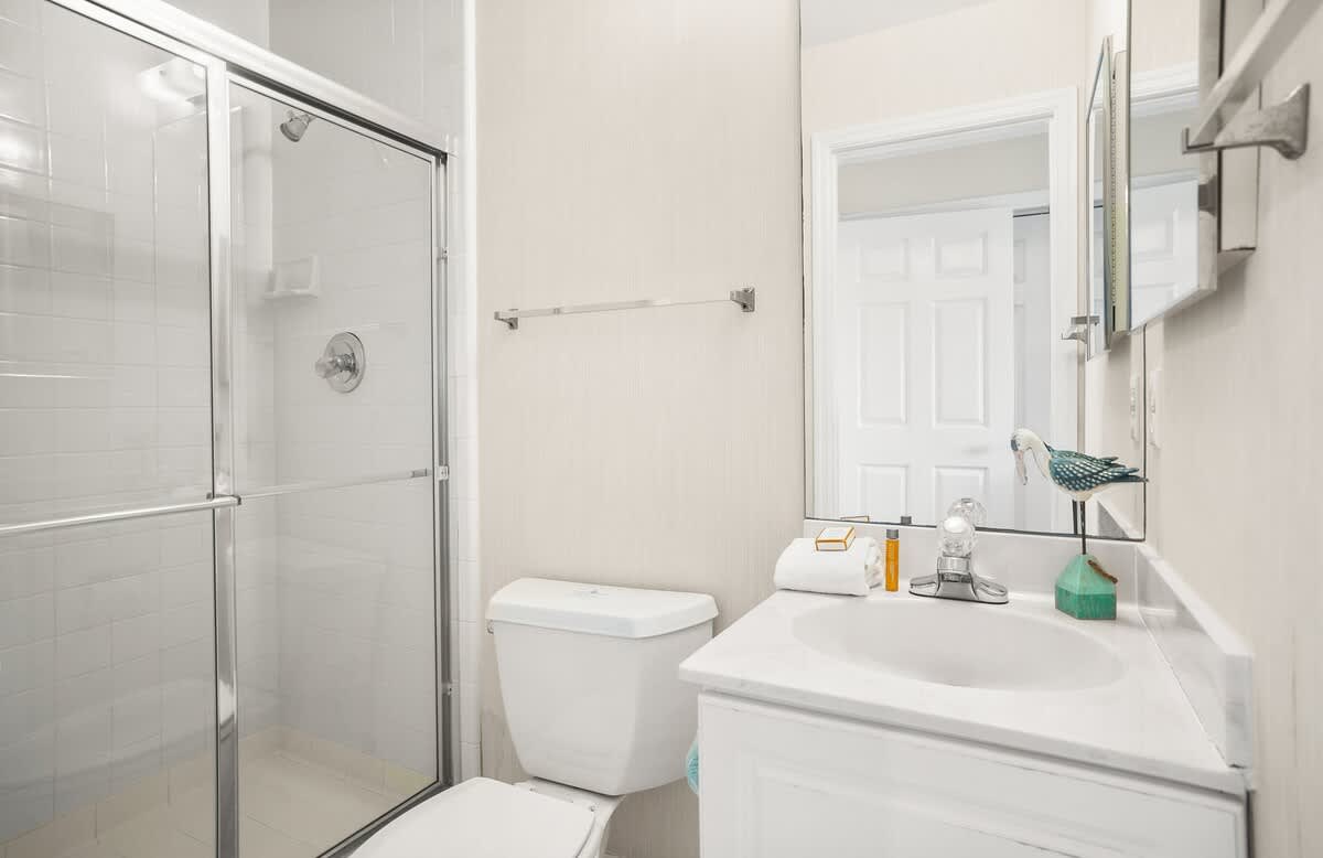 Full En Suite Bathroom